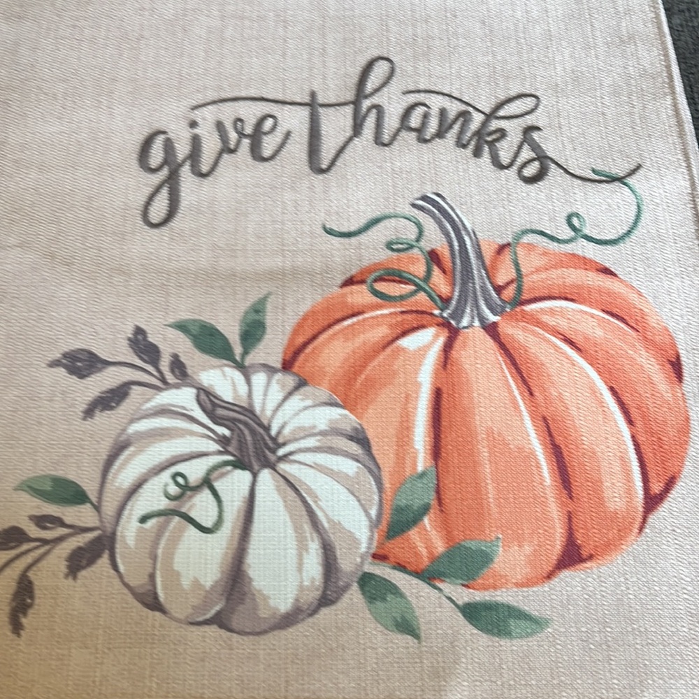 Robert Stanley Fall table runner - Picture 2 of 3